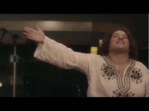 INGRID - Síguenos en http://facebook.com/MCTVoficial y http://twitter.com/MCTVoficial Musica Cristiana TV Group - MCTV Videoclip Oficial de Ingrid Rosario interpretan...