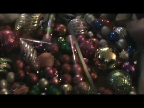 how to attach ornaments to garland