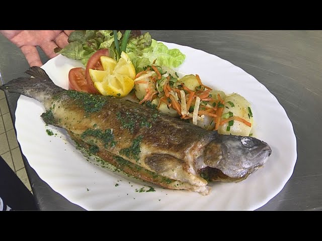 Forelle Müllerin Art mit Schwenkkartoffeln