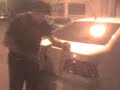 el tarran modelando el carro de la marishula