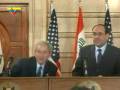 George Bush esquiva zapatazos que le lanzo un periodista en visita a Iraq