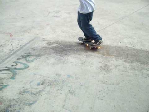 BMX BIKES TRICKS STUNTS CRASHES