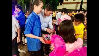 Đồng chí Phạm Tuấn Đạt, Phó Bí thư Thành ủy vui hội trăng rằm cùng thiếu niên, nhi đồng khu Tre Mai, phường Nam Khê