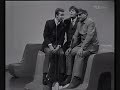 40 vuotta sitten 21.8.1968 warsovan liiton joukot miehittiv�t tsekkoslovakian.
vastarintaan k�ytiin mm.kulttuuri aseilla t�ss� on yksi esimerkki: kivikasvojen 'vastarinta hy�kk�ys' miehitt�ji� vastaan.se n�htiin 1969  erkki vihtosen 