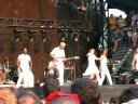 wowie. i love his backup dancers.