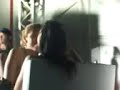 chicas besandose en convencion porno