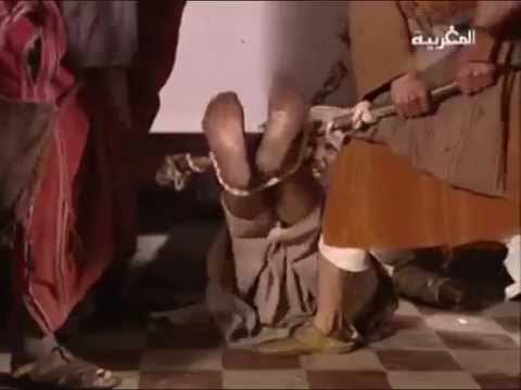 Falaka - coups de bâton sur la plante des pieds falaka falaqa fala9a bastinado فلقة فلكة فلک.