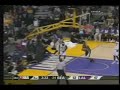 Kobe Bryant between the legs pass to Smush Parker