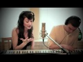 Incredibile ragazza canta una canzone rap