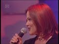 Belinda Carlisle en Night Fever (We want)the same thing2002