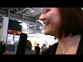 Ingo Frobenius zeigt auf seinem Apple MacBook die nahtlose Integration der Virtualisierungsumgebung Sun xVM VirtualBox.Nach einer kurzen Audio-Demo wird gezeigt, wie einfach es ist, USB Devices in einer virtualisierten Windows XP Umgebung auf dem Mac zu installieren. Den Beweis liefert ein Garmin GPS Gerät, aus dem Ingo die Daten ausliest.Zum Schluß spielen Ingo und Jana noch den Film 