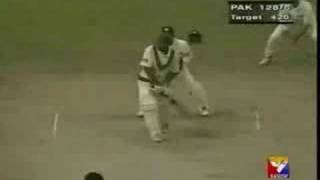 Anil Kumble Takes 10 Wickets