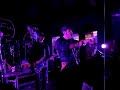 Kung Fu Monkeys - Lobo Hombre en Paris