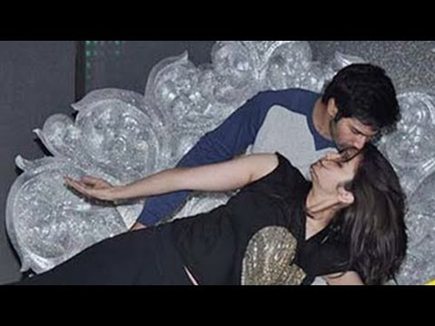 varun - Varun Dhawan and Alia Bhatt appear together in international advertisement By http://www.bollywoodlife.com They looked bright, chirpy and absolutely adorable...