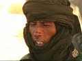 تقرير : بيبه ولد امهاديتاريخ بث التقرير : 19/7/2008تتميز العقود الثلاثة الماضية بعدم استقرار في المناطق التي يسكنها الطوارق في شمال مالي. ورغم إبرام اتفاقات بمساعدة الجزائر وليبيا, فقد اندلع تمرّد في ولايةكيدال قبل أكثر من عامين. ويقول الطوارق إن السلطات المالية تتعمّد تهميشهم وتعتبرهم مواطنين من الدرجة الثانية.ولا يخفي بعضهم الأمل في الانفصال، وإقامة جمهورية للطوارق في الصحراء الكبرى.