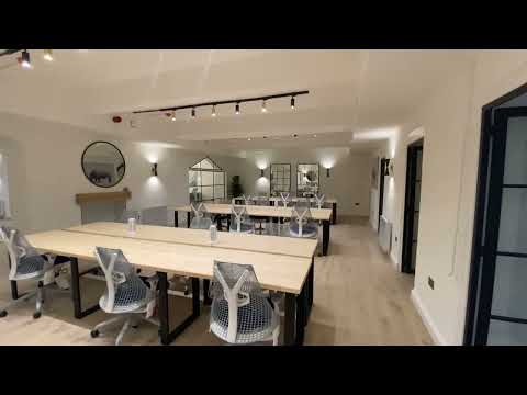 Studio Dedicated Desk