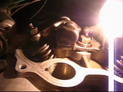 Regulación de válvulas Motomel 150 LEO.wmv