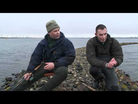 Oostvoornsemeer - Verslaggever Robert de Wilt gaat op pad met Marcel van der Ham om alles te weten te komen over Marcel's aparte vistechniek voor de forel in het Oostvoornse M...