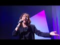 Svetlana Portnyansky - Es Kes Shat Sirumem (Armenian)