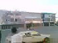 araba yeşil beyaz..dünyada tektir..eşi benzeri yoktur:D