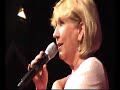 willeke alberti zingt op 31 juli 2008 op de gay pride in amersfoort. (deel 2) liedjes: morgen ben ik de bruid, reisje langs de rijn, carolientje, ome jan, mijn hoofd weer op je schouder, telkens weer (preview). gefilmd door hans de haas. met dank aan willeke alberti en lisette kreijger!