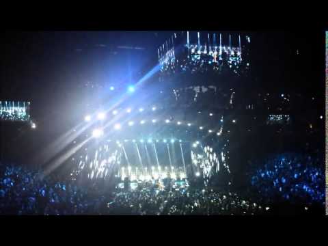 roll - Nirvana performing at the 2014 Rock and Roll Hall of Fame induction ceremony. Joan Jett sounded awesome performing