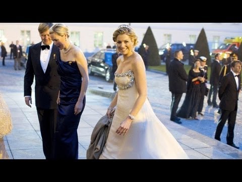 Pays bas - L'Argentine Maxima Zorreguieta, qui deviendra reine des Pays-Bas après l'intronisation mardi de son époux Willem-Alexander, a conquis le coeur des Néerlandai...