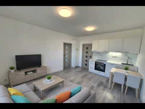 Video Pronájem bytu 2+kk s prostornou šatnou / pracovnou