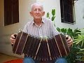 vovo tocando concertina   colatina   es   cultura italiana 