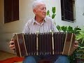 vovo tocando concertina   colatina   es   cultura italiana 