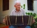 vovo tocando concertina   colatina   es   cultura italiana 