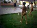 nino brincando na chacara...