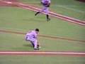 YouTube - Chipper Stops the Bunt 20070728 Atl vs Dbacks