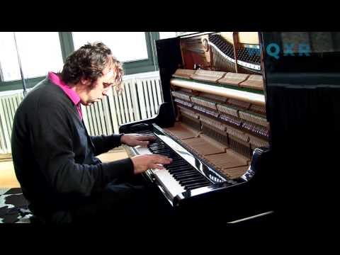 chilly - Chilly Gonzales performs a medley of his songs