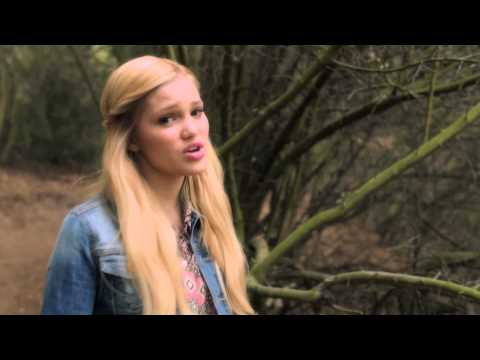 Carry On - Olivia Holt - Amigos por el Mundo