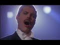 Who Wants To Live Forever (Live) - Queen