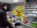 videos de Silvester 2009 - Gelber Riesen-Haribobär für 30 Euro in Tankstelle kaufen? TEIL 1