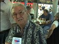http://www.Bocaranda.netGolpean a el periodista Bocaranda por hacer la pregunta ¿Es verdad que el cubano tiene el caracter fuerte e insoportable? Aqui esta este cubano que se enoja con el productor Steve Bocaranda cuando le trabajaba a Maria Elvira Salazar en maria Elvira confronta. Masacran a golpes y que susto. Vilolencia en Miami. Cubanos en contra de los Venezolanos?