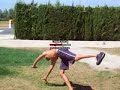 breakdance y lo mejor de volteretas y caidas, porrazos....
mejor kel parkour...