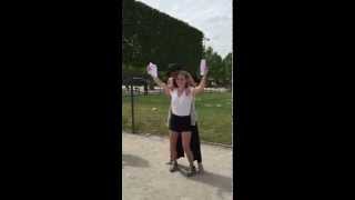 USA Clown Loves All at the Eiffel Tower - Video