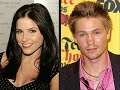 this is the first video i've made so be nice. i don't watch one tree hill but anyone that knows me, knows i love sophia bush & i'm not chad michael murray's biggest fan, infact i hope it burns when he pees. i decided to put together a slideshow over the relationship & fall out. the song is by a band that i used to not like at all, until i heard this song & now i love them, it's better than me by hinder. i hope you enjoy it.

