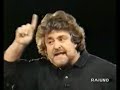 Beppe Grillo: siamo bestie schavi delle multinazionali Beppe Grillo: siamo bestie schavi delle multinazionali