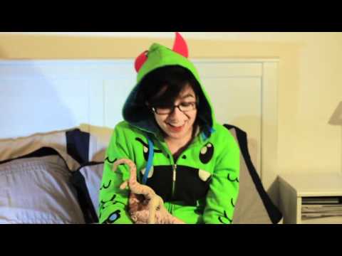 Mia Makes it Cute Ep. 1 – SAW – 2 Broke Geeks