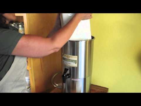 Aunt Patty - Aunt Patty's Bulk Coconut Oil. Instructions on how to use Aunt Patty's Coconut Oil Bulk Dispenser. Call 1-800-456-7923 to order.