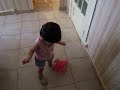 Yseult joue au foot