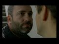 director: lasse spang olsen.
guionista: anders thomas jensen.
actores: dejan cukic (arvid), kim bodnia (harald, hermano de arvid), thomas villum jensen (peter, ayudante de cocina de harald), nikolas lie kaas (martin, ayudante de cocina de harald),  brian patterson (vuk, empleado de kim), franz (peter gantzler, un ladr�n), line kruse (astrid, familiar de franz).

arvid es un apacible empleado de banca, que trata de ayudar a todo el mundo y hacer el bien. tanto es as� que cuando ve que franz un ladr�n que intenta asaltar el banco, donde arvid trabaja, est� en dificultades se le ocurre atracar un banco �l mismo y darle a franz el dinero para que forme una familia. para ello recurre al �nico malhechor que conoce, su hermano harald, que trabaja de cocinero y que contar� con la ayuda de sus tres empleados: peter, martin y vuk. sin embargo no todo sale como hab�an previsto y al final tienen que ajustar cuentas.
lasse spang olsen fue hasta los a�os 90 un reputado doble en pel�culas de acci�n, a partir de entonces a combinado esta faceta profesional con la de director de cine, de hecho hizo de doble en algunas escenas de las pel�culas que ha dirigido. este filme a pesar de estar lleno de acci�n un poco irreal, los di�logos, la manera de contar la trama y su originalidad hacen que sea divertido y que tenga un toque bastante personal. su sentido del humor est� basado primordialmente en la trasgresi�n, y tiene un car�cter bastante xen�fobo, lo que hace que no siempre sea bien recibido por el p�blico. 
esta pel�cula no esta disponible en castellano aunque s� en ingl�s.
