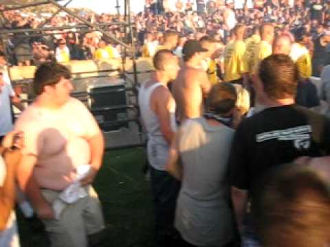 security getting owned ozzfest 2007 ...