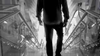 Lahze Music Video by Erfan