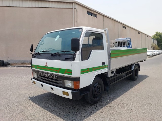 Mitsubishi Canter video