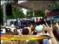 Akon Throws a Boy Off Stage (The Daily Buzz)